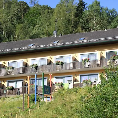 Waldhof Am Stubenbergsee Hotel