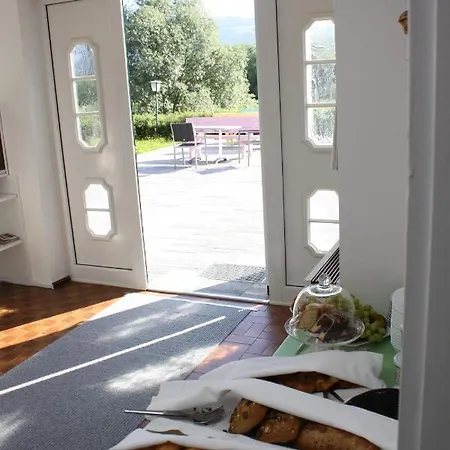 Waldhof Am Stubenbergsee מלון שטובנברג