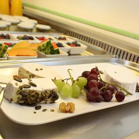 Waldhof Am Stubenbergsee Hotel