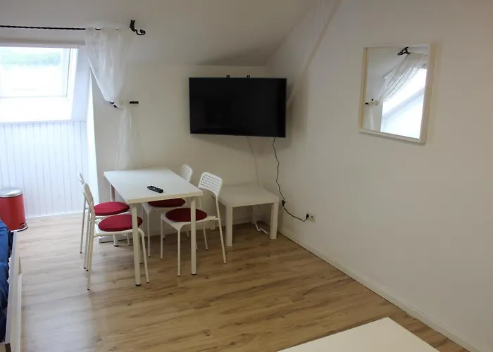 Waldhof Am Stubenbergsee فندق