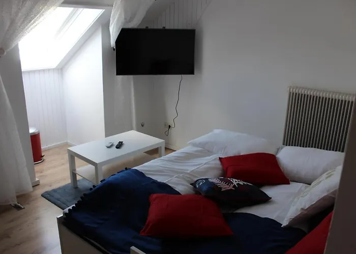 Waldhof Am Stubenbergsee فندق