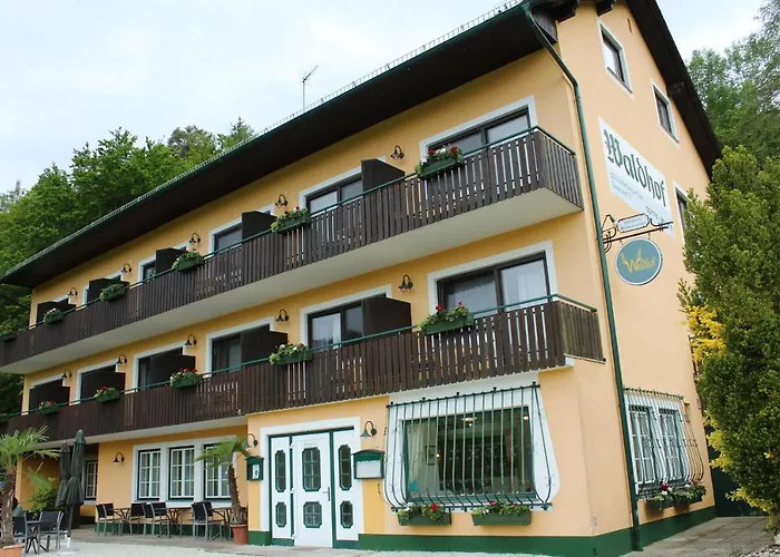 Hotel Waldhof Am Stubenbergsee 3*
