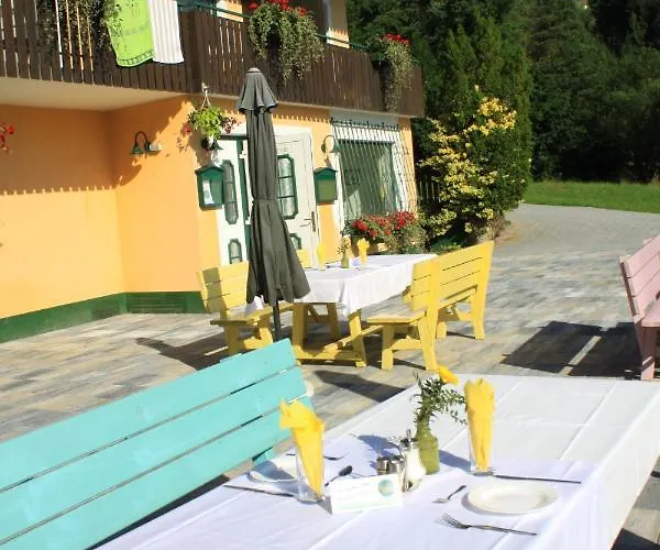 Waldhof Am Stubenbergsee Hotel