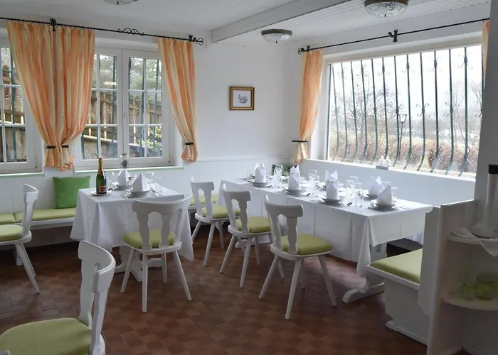 Hotel Waldhof Am Stubenbergsee 3*